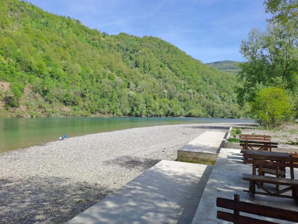 Zlatna Plaza Lägenhet Bratunac Exteriör bild