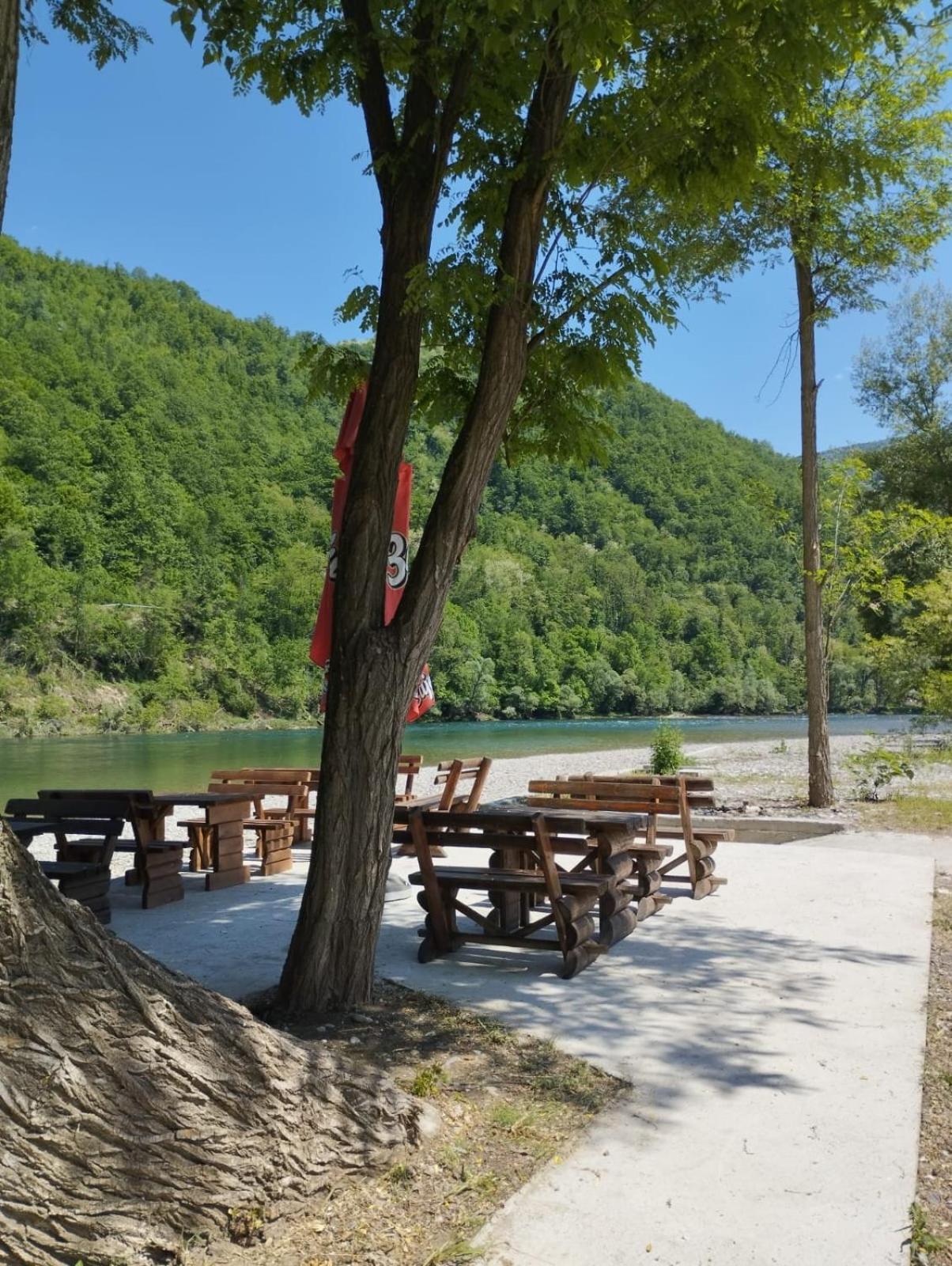 Zlatna Plaza Lägenhet Bratunac Exteriör bild
