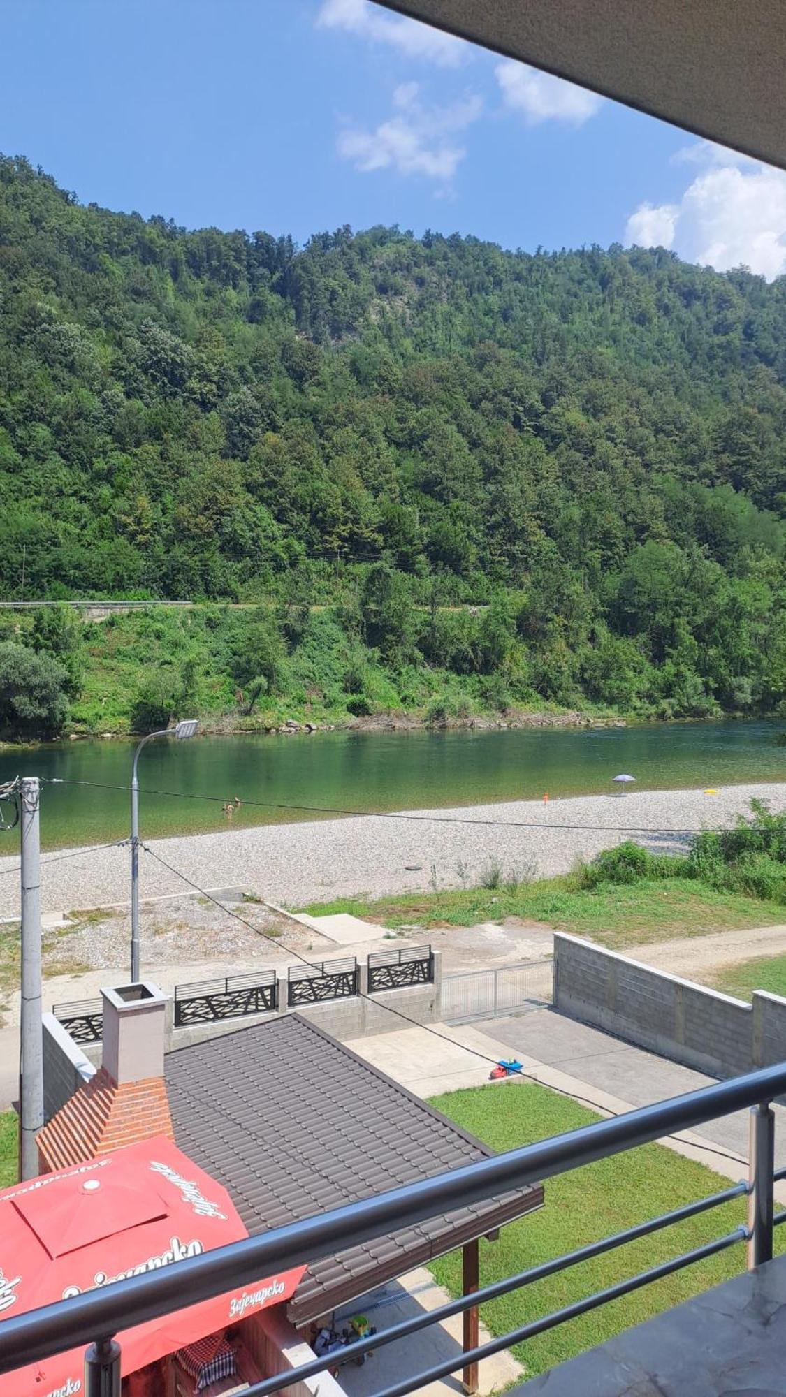 Zlatna Plaza Lägenhet Bratunac Exteriör bild